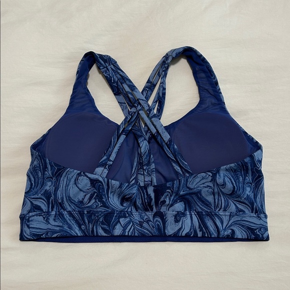 Victorias Secret On Point Sports Bra. Size Large. Removable pads. PTP 15”. - Picture 2 of 3